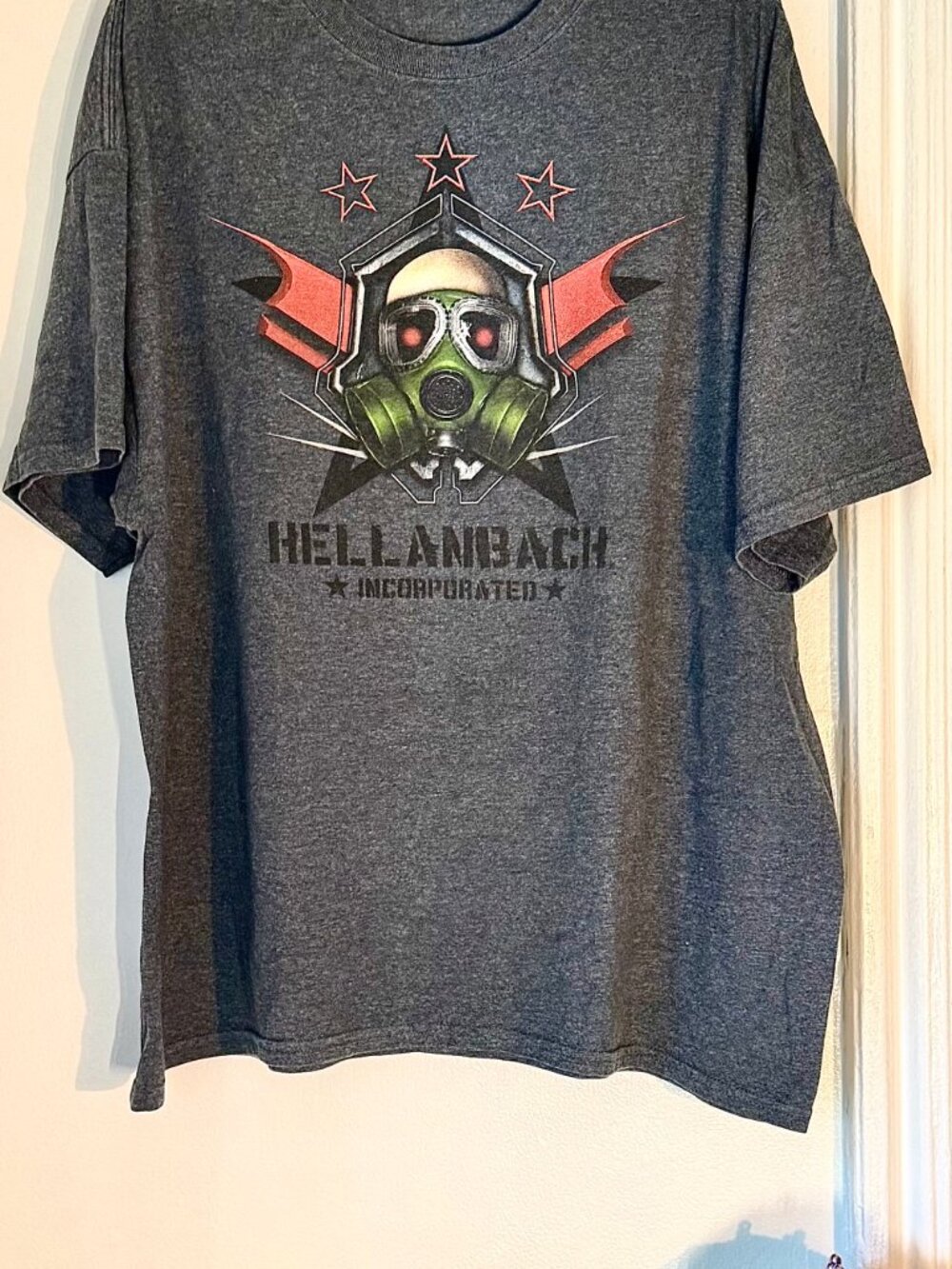 Hellnbach Incorporated s/s tee, dark gray, good condition